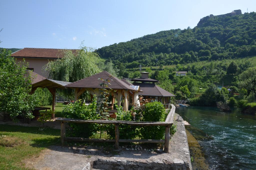 Domacinstvo Una-Ostrovica Kulen Vakuf Camera foto