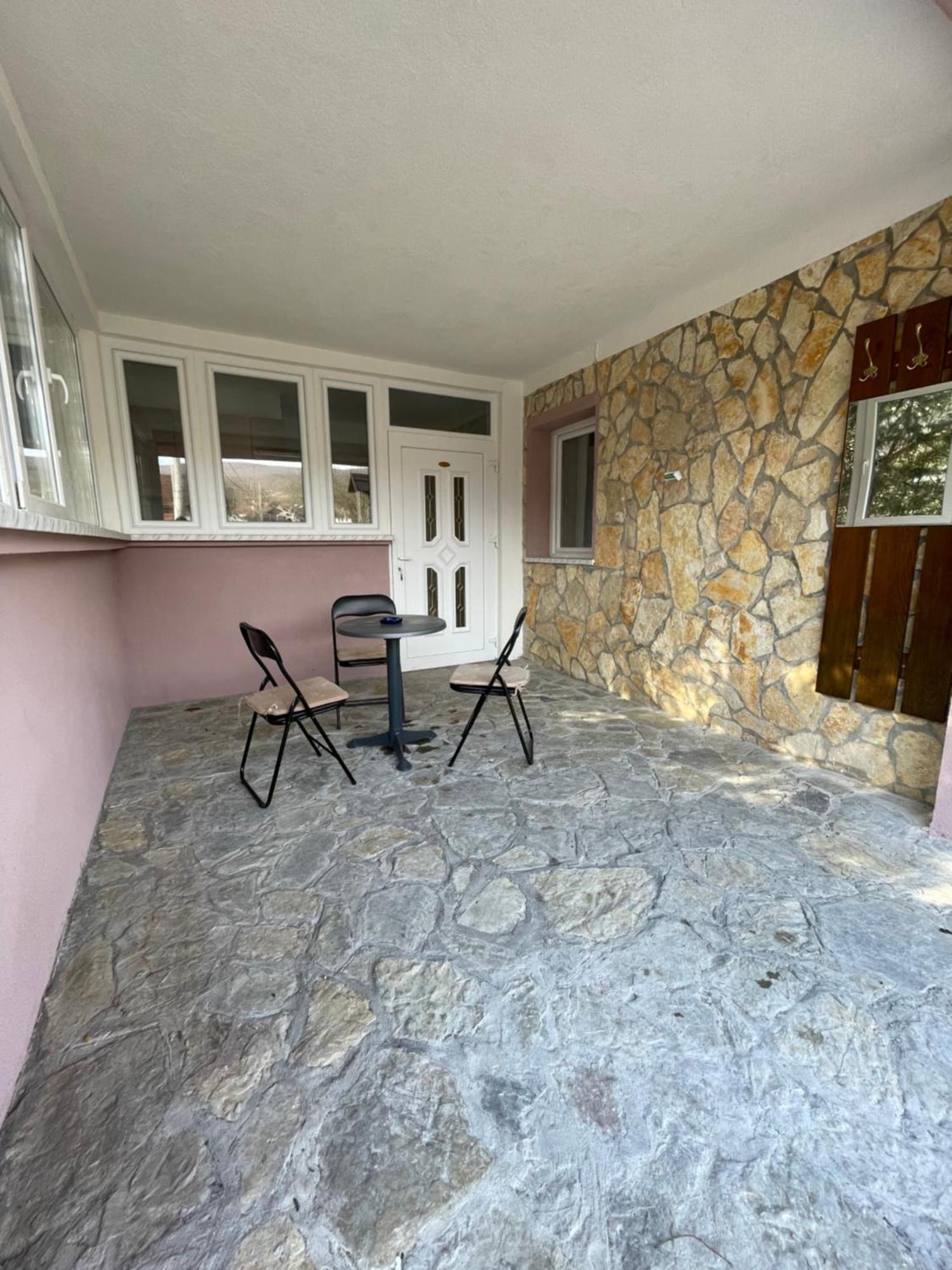 Domacinstvo Una-Ostrovica Kulen Vakuf Esterno foto