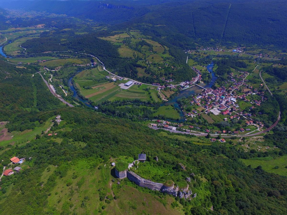 Domacinstvo Una-Ostrovica Kulen Vakuf Esterno foto